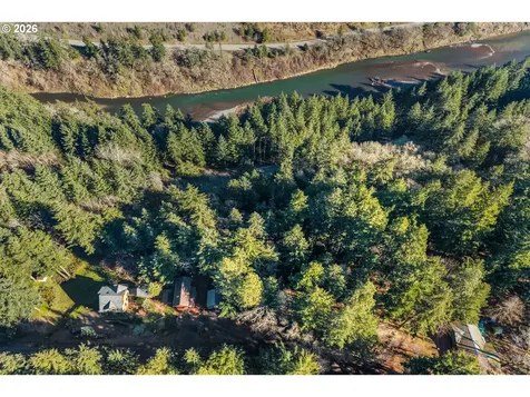 32 Hamilton Avenue Underwood WA 98651