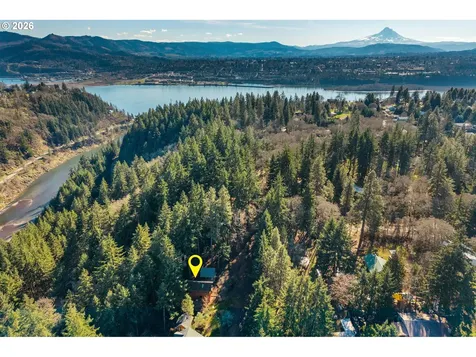 32 Hamilton Avenue Underwood WA 98651