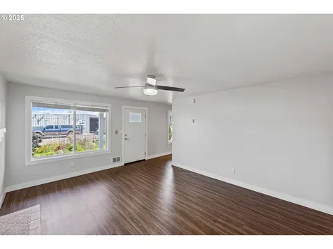 1109 Salmon Avenue Coos Bay OR 97420