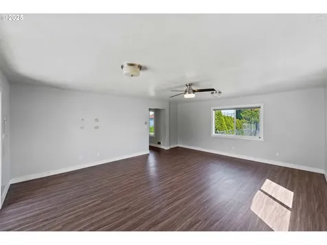 1109 Salmon Avenue Coos Bay OR 97420
