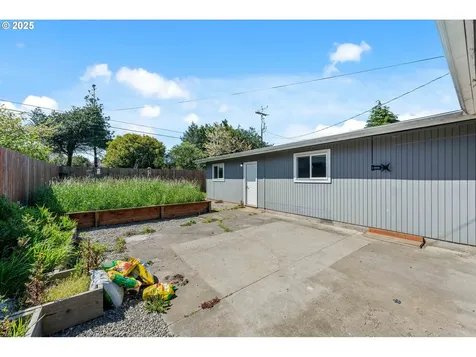 1109 Salmon Avenue Coos Bay OR 97420