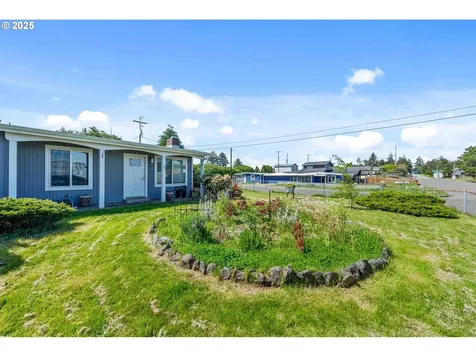 1109 Salmon Avenue Coos Bay OR 97420