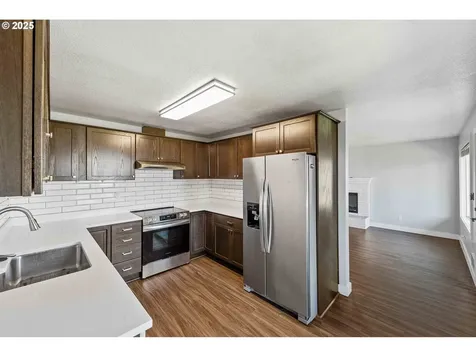 1109 Salmon Avenue Coos Bay OR 97420