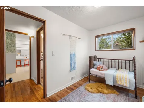 8516 SE Mill Street Portland OR 97216