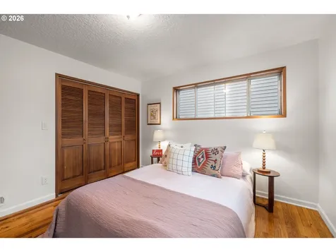 8516 SE Mill Street Portland OR 97216