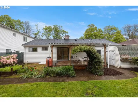 8516 SE Mill Street Portland OR 97216