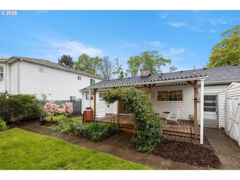 8516 SE Mill Street Portland OR 97216