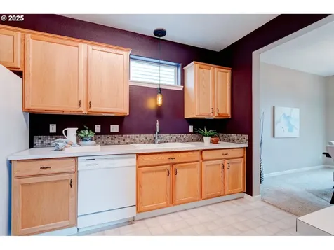 3181 SE Robin Circle Hillsboro OR 97123
