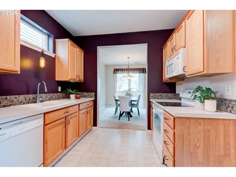 3181 SE Robin Circle Hillsboro OR 97123