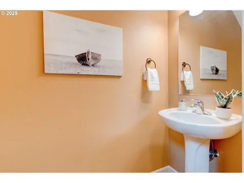 3181 SE Robin Circle Hillsboro OR 97123