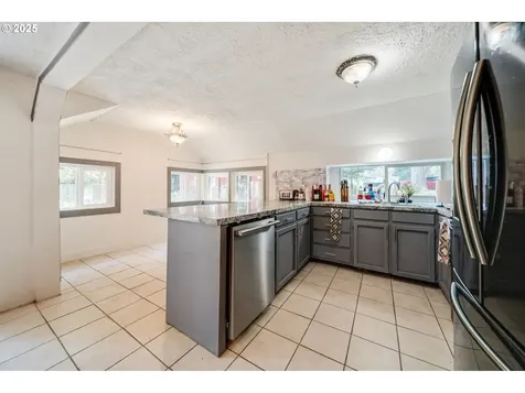 3900 NE 122nd Avenue Vancouver WA 98682