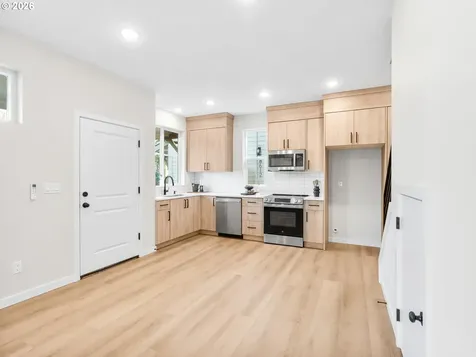8630 SW 21st Avenue Portland OR 97219