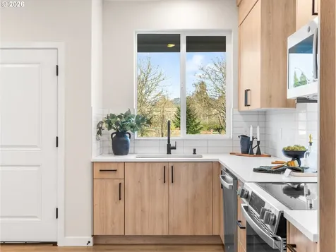 8630 SW 21st Avenue Portland OR 97219