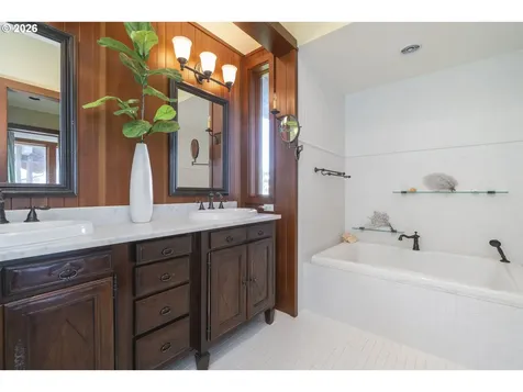 7850 Brooten Mountain Loop Pacific City OR 97135