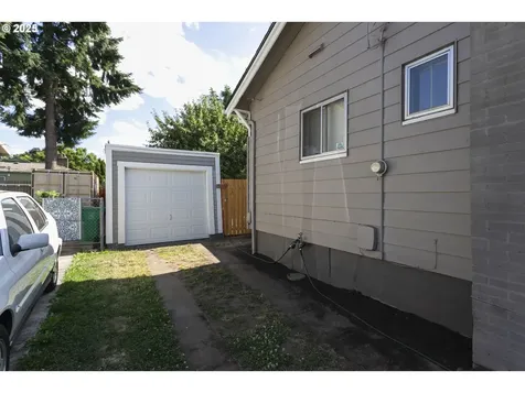 6922 SE Ramona Street Portland OR 97206