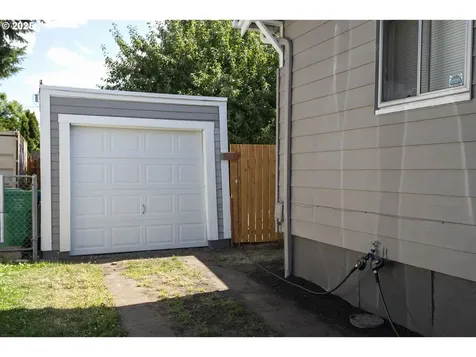 6922 SE Ramona Street Portland OR 97206