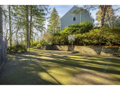 18336 Westview Drive Lake Oswego OR 97034