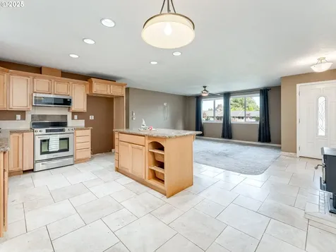 10303 NE 22nd Street Vancouver WA 98664