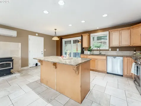 10303 NE 22nd Street Vancouver WA 98664
