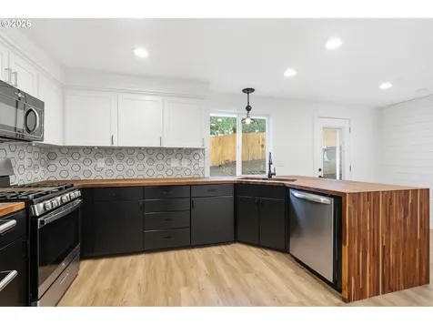 15920 SW Bridle Hills Drive Beaverton OR 97007