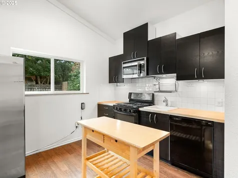 1245 NE 118th Avenue Portland OR 97220