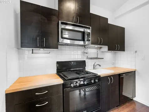 1245 NE 118th Avenue Portland OR 97220