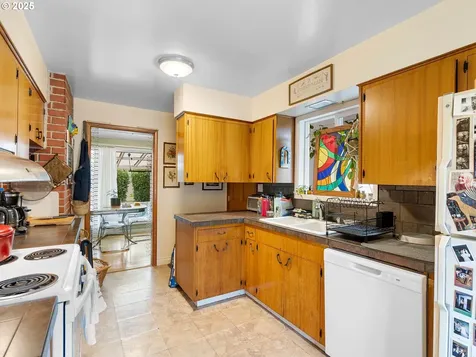 1245 NE 118th Avenue Portland OR 97220
