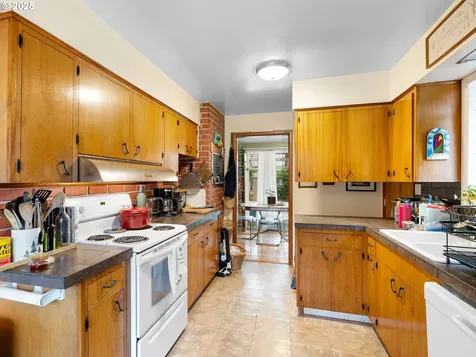 1245 NE 118th Avenue Portland OR 97220