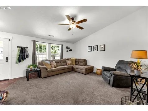 117 E Cushman Street Yacolt WA 98675