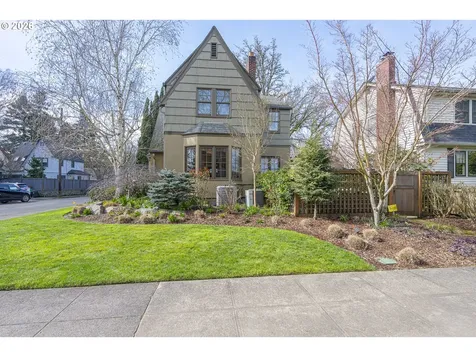 3217 NE Brazee Street Portland OR 97212