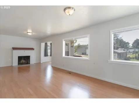 260 SE Port Avenue Lincoln City OR 97367