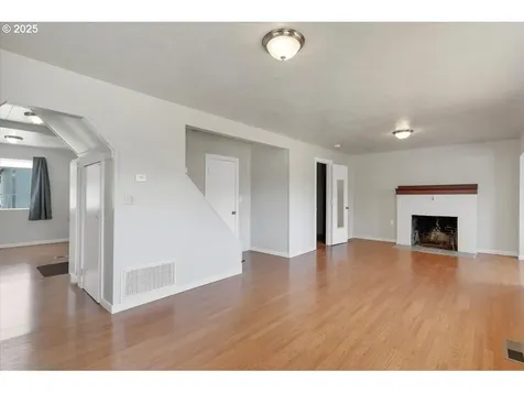 260 SE Port Avenue Lincoln City OR 97367
