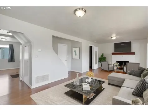 260 SE Port Avenue Lincoln City OR 97367