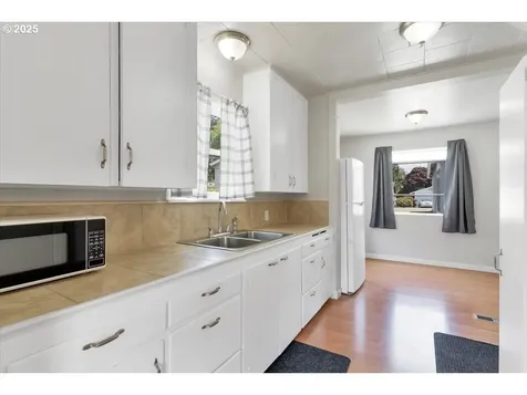 260 SE Port Avenue Lincoln City OR 97367