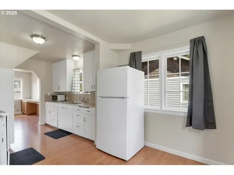 260 SE Port Avenue Lincoln City OR 97367