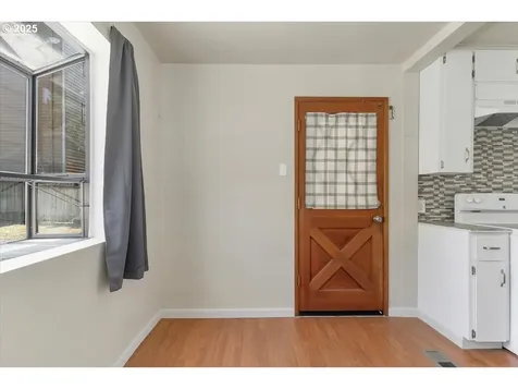 260 SE Port Avenue Lincoln City OR 97367