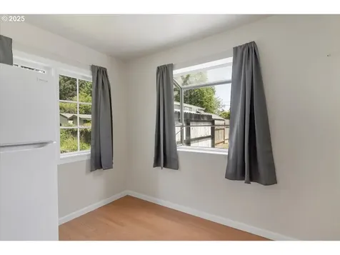 260 SE Port Avenue Lincoln City OR 97367
