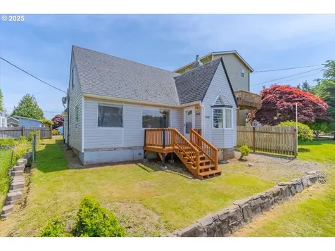 260 SE Port Avenue Lincoln City OR 97367