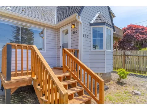 260 SE Port Avenue Lincoln City OR 97367