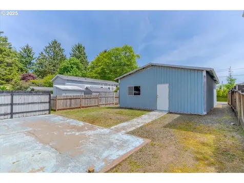 260 SE Port Avenue Lincoln City OR 97367