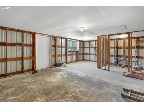 260 SE Port Avenue Lincoln City OR 97367