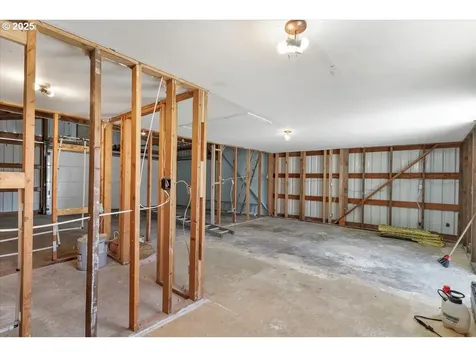 260 SE Port Avenue Lincoln City OR 97367