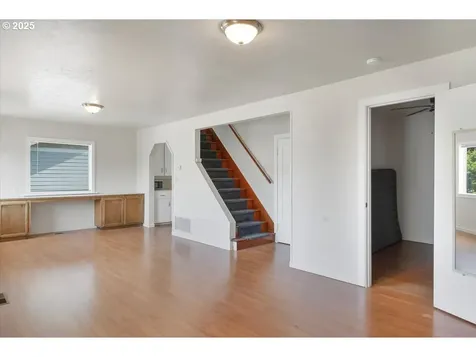 260 SE Port Avenue Lincoln City OR 97367
