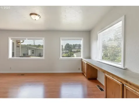 260 SE Port Avenue Lincoln City OR 97367