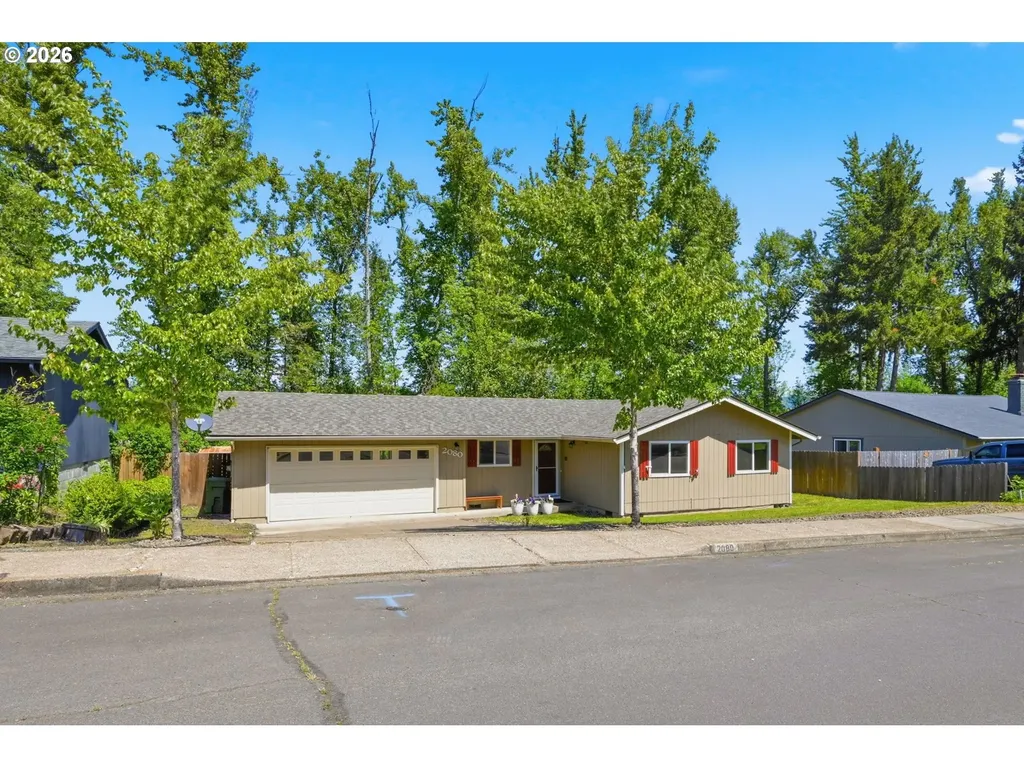 2080 W Harrison Avenue Cottage Grove OR 97424