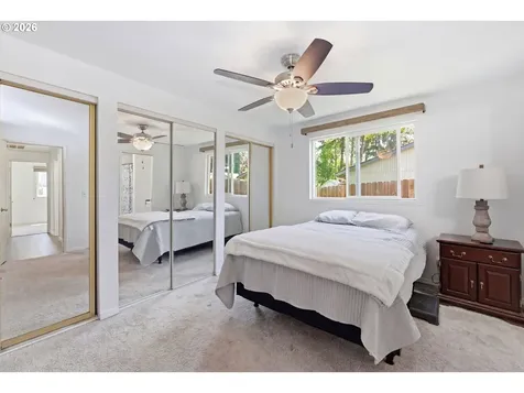 2080 W Harrison Avenue Cottage Grove OR 97424