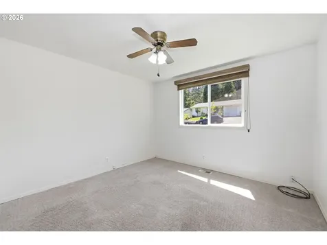 2080 W Harrison Avenue Cottage Grove OR 97424