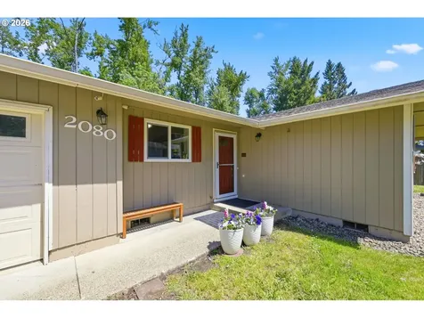 2080 W Harrison Avenue Cottage Grove OR 97424