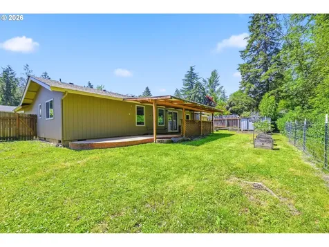 2080 W Harrison Avenue Cottage Grove OR 97424