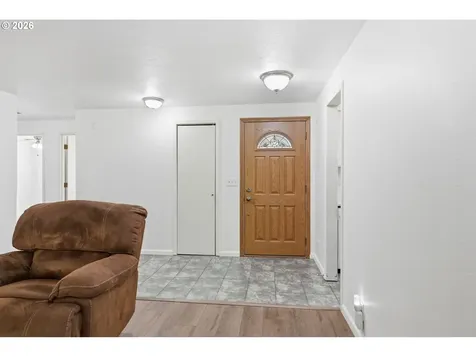 2080 W Harrison Avenue Cottage Grove OR 97424